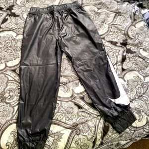 Nike swish pant/joggers